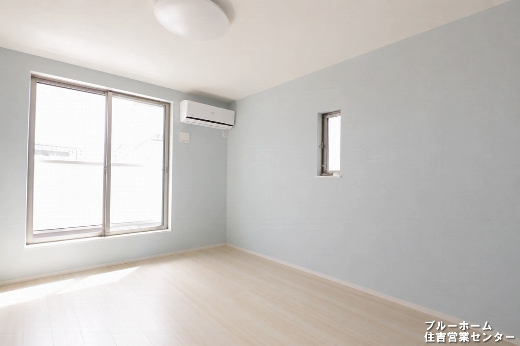 約7帖の洋室です　※家具、荷物を加工で消しております。