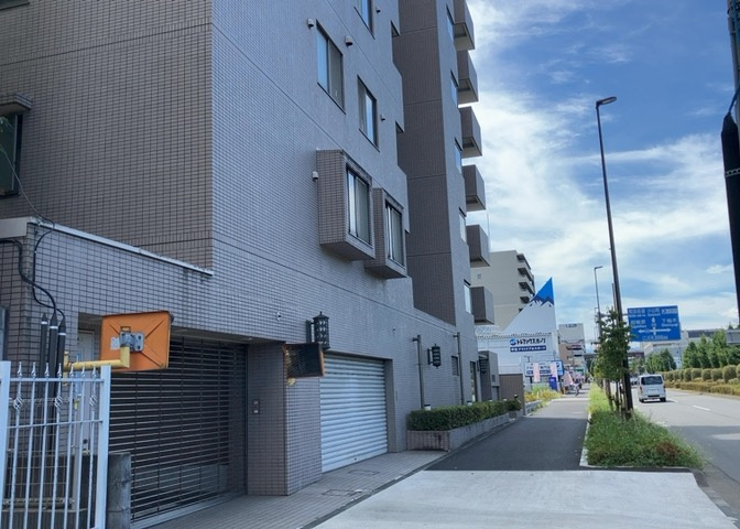 外観はマンション管理がされているかの目安になります。築年数が古いと、壁面は劣化してひび割れが生じることも！建物が古びていても細かいところが修繕されていると、きちんと管理されているなぁと感じるでしょう。