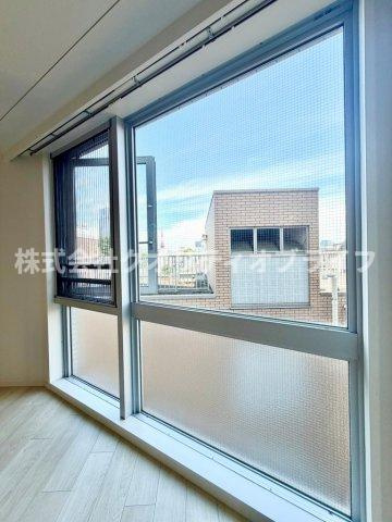 お部屋内は陽当たりも良いです