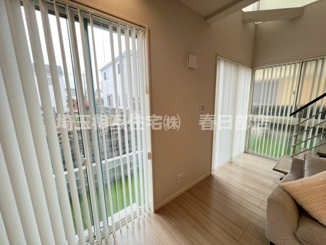 20帖　ＬＤＫ　大きな窓からお庭が見えます。