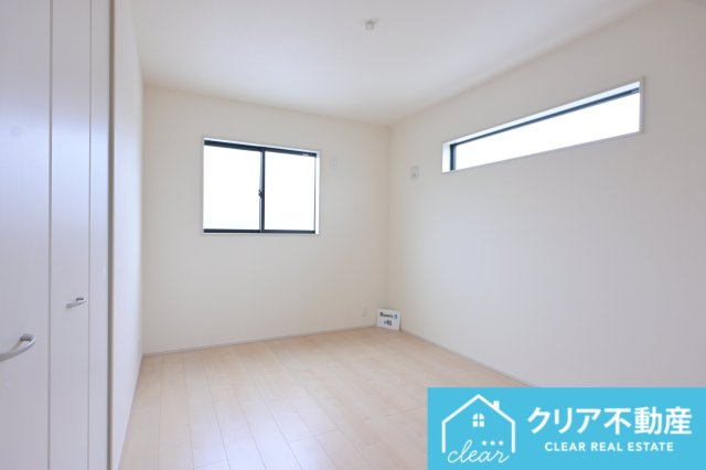 2面採光の洋室は日当たりがよくあったか♪