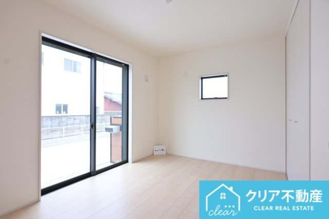 寛ぎの時間を紡ぎだす主寝室。大型ベッドを置いても余裕です。