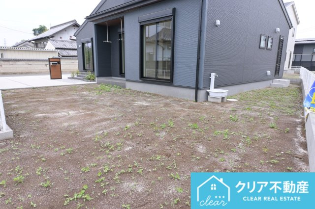 広々としたお庭でバーベキューやガーデニングも楽しめます♪