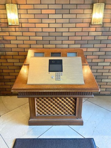 オートロック完備で防犯面も安心です。