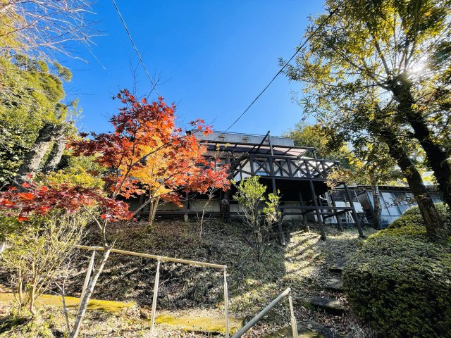 秋は紅葉も楽しめます♪