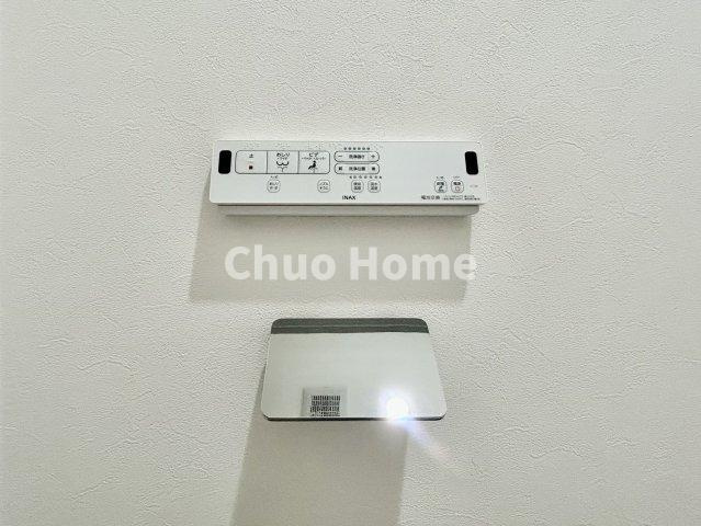 【ウォシュレット】清潔に使いたいお手洗いには最適な設備です。もちろんウォームレットも標準装備です。