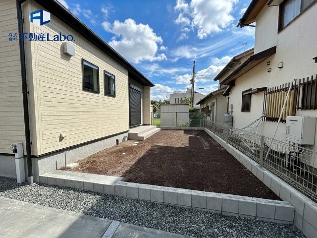 敷地面積はなんと63坪超えになります！！　お庭もあり日当たりも良好♪