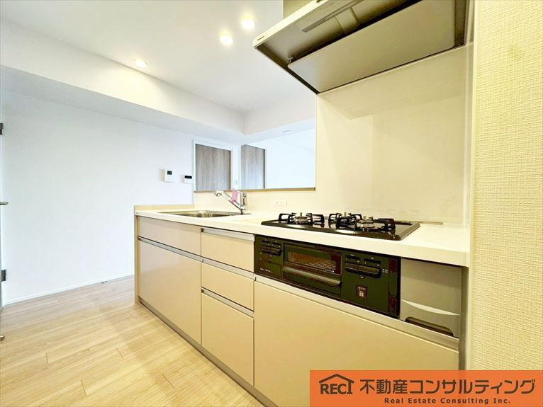 南東角部屋×10階部分で陽当たり・眺望良好♪