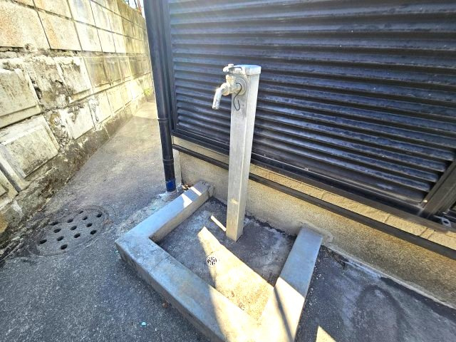 駐車場後ろには外水栓があるので、洗車や駐車場の掃除に活用できます(^^♪