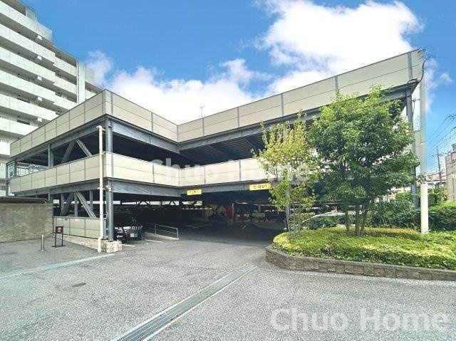 【敷地内駐車場】最新の空き状況や費用などの詳細は担当スタッフまでお問い合わせください。