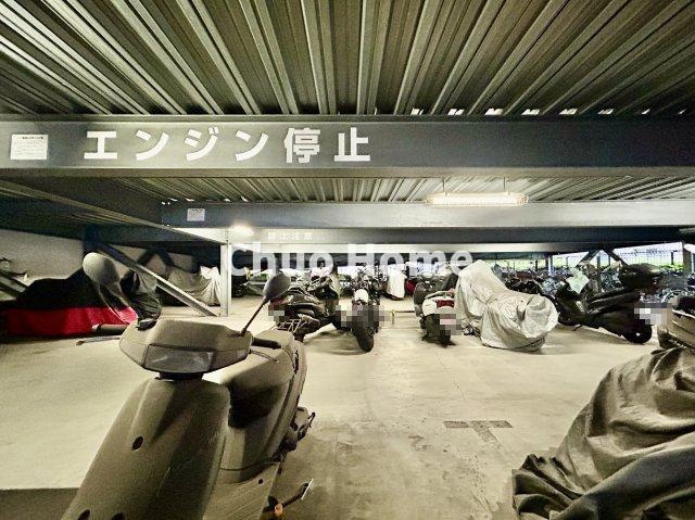 【バイク置場】最新の空き状況や費用などの詳細は担当スタッフまでお問い合わせください。