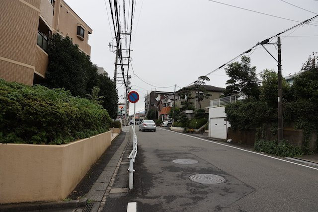 眺望の良さを楽しめるダイニングキッチンで家族団らんの時間を過ごしてはいかがでしょうか。バルコニーから見える景色を家族で眺める時間は、時間が経つのを忘れてしまいそうですね。是非、現地を見に行きましょう！