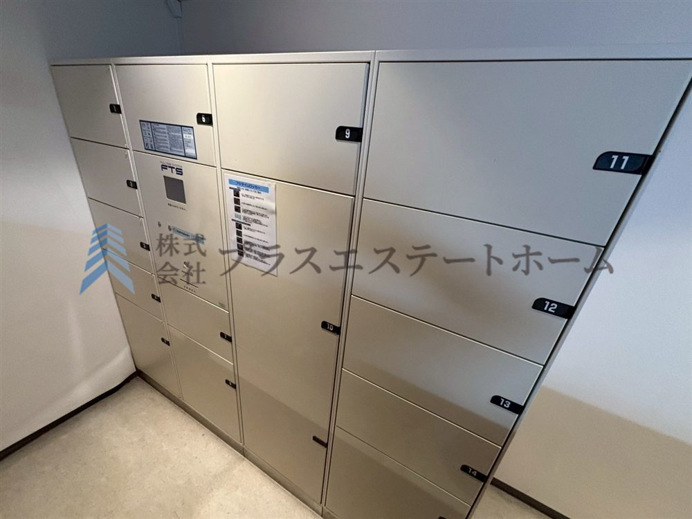 留守がちなご家庭にも嬉しい宅配ボックス付き♪