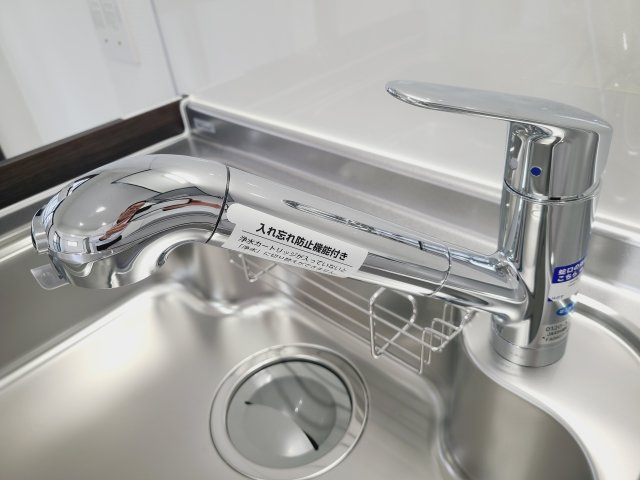 〇綺麗な水で健康的に！カートリッジ式浄水器付きです♪