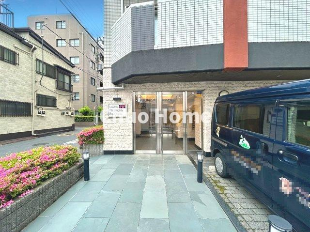 【エントランス】マンションのエントランスは、その物件の印象を決める、顔とも言える場所です。毎日通る場所ですからきれいなのが一番です。