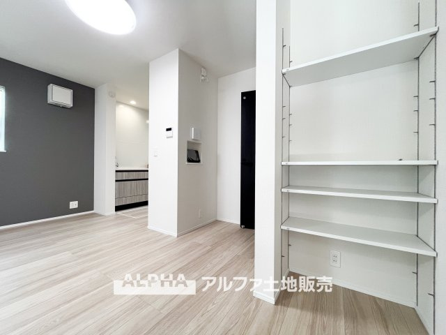 【Cherish　the　time】　◆君との時間は◆リビングで、食卓で、寝室で、どこにいても楽しめる。居心地の良い空間の中で質のいい安らぎを求めたい。