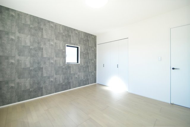 2階　8帖洋室　南向きで明るいお部屋です。