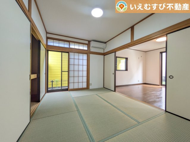 6畳の和室は小さなお子様のお世話に大活躍　和室がLDK横なのでちょっとした休憩等くつろぎスペースに活躍しそうですね♪
