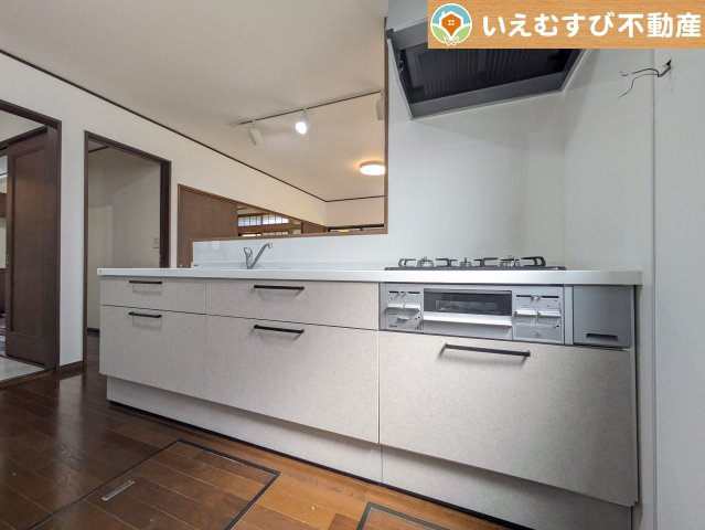リフォーム済みのキッチン　綺麗なキッチンで快適なお料理タイム♪ぬくもりのある落ち着いた空間！