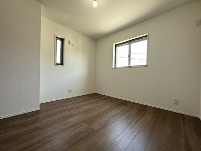 2階バルコニーからの眺望になります。景色が抜けていて気持ちいですね。