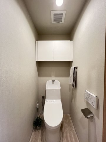 温水洗浄便座付きトイレ