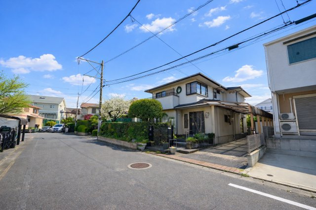 前面道路含む現地写真です