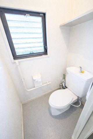 コンパクトで使いやすいトイレです