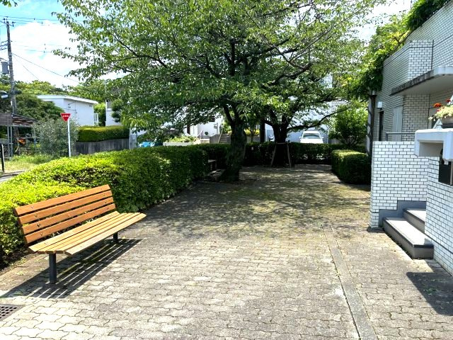 敷地内の休憩所