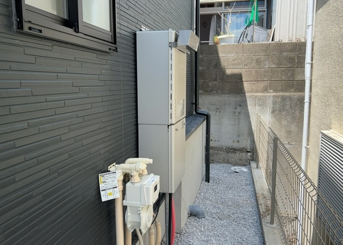 環境に優しく給湯効率に優れた高効率給湯器を採用しています。光熱費の削減に貢献する省エネ設計となっており、お湯を大量に使うご家庭でも安心。追焚機能や保温機能も備わり毎日のバスタイムが快適です。