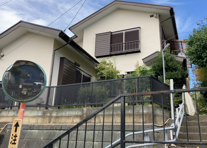 省エネ給湯器とは従来型の給湯器より熱効率が高く、少ない燃料でたくさんのお湯を沸かすことが出来る高効率な給湯器のことを指します。また、省エネ給湯器には種類があり、利便性や効果なども様々です。