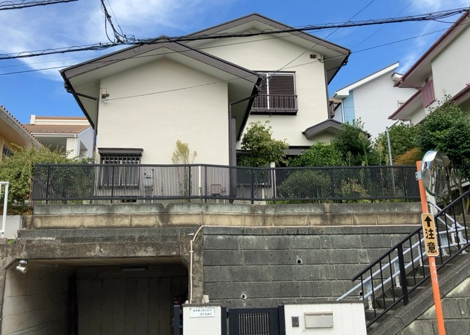 隣家の土地はどうなっているのか、生活利便施設が近くにあるのか、学校まで近いかなど、お客様のライフスタイルにあわせたイメージが重要です。また、近くにあると困る施設が近くにないかも確認するといいでしょう。