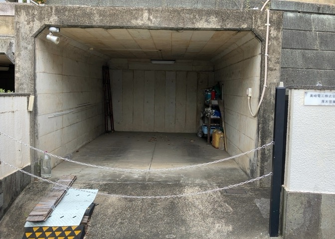 駐車場と明記されていても、最小スペースでつくられた駐車場だと大型車は駐車できなかったり、出入りしにくくなったりする可能性があります。お車のサイズと購入したい物件の駐車場のサイズを現地で確認しましょう。
