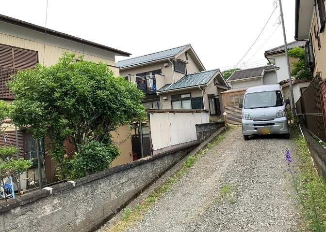 省エネ給湯器とは従来型の給湯器より熱効率が高く、少ない燃料でたくさんのお湯を沸かすことが出来る高効率な給湯器のことを指します。また、省エネ給湯器には種類があり、利便性や効果なども様々です。