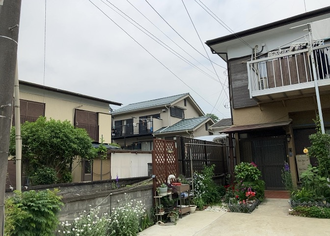 物件の詳細については、現地を見てわかること以外に、役所や法務局などで調べないとわからないことがあります。そのため、現地に行く場合は、もしこの物件を買ったらどのような生活ができるかをイメージしましょう。