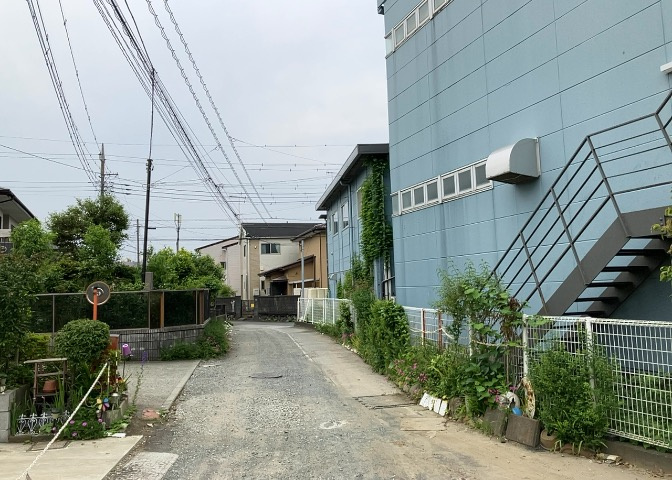 桜や紅葉の名所に出かける人は多いと思いますが、家にいながら季節の移ろいを感じる生活を送りませんか？リビングや窓から見える景色が生活を彩るワンポイントに！現地から見える景色を堪能してみては如何でしょう。