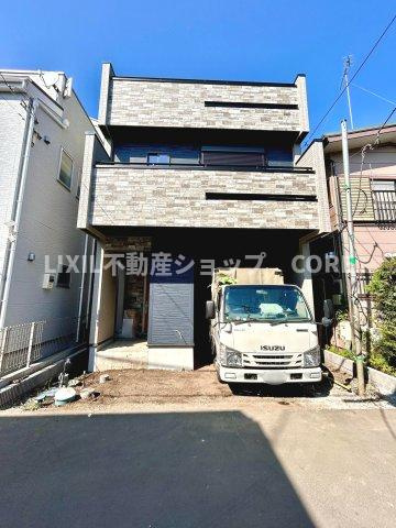 ご見学の際にはご自宅はもちろん、駅やご指定頂いた場所まで無料でお迎えに伺います。