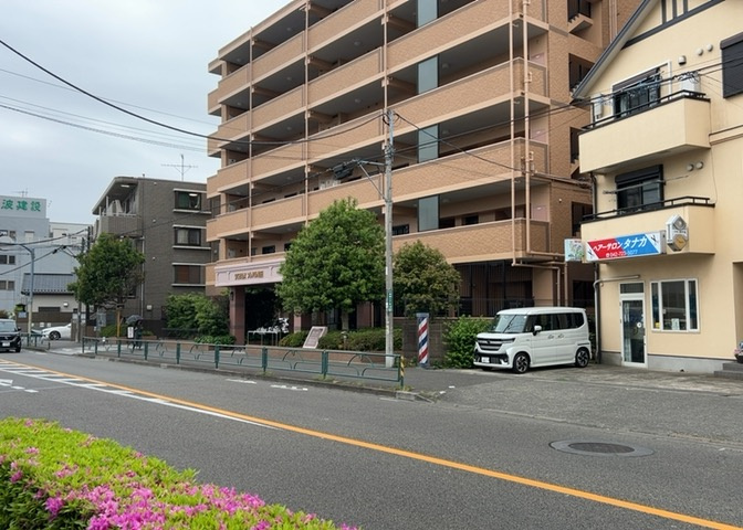 景色重視でお家選ぶをするとスーパーが遠い！学校が遠い！など生活をするうえで利便性で困ることもあります。まず一度現地を見学する際に、周辺の施設などがあるかを確認し、暮らし始めた後のことを想像しましょう。