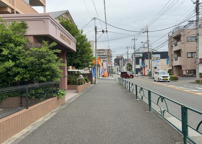 景色重視でお家選ぶをするとスーパーが遠い！学校が遠い！など生活をするうえで利便性で困ることもあります。まず一度現地を見学する際に、周辺の施設などがあるかを確認し、暮らし始めた後のことを想像しましょう。