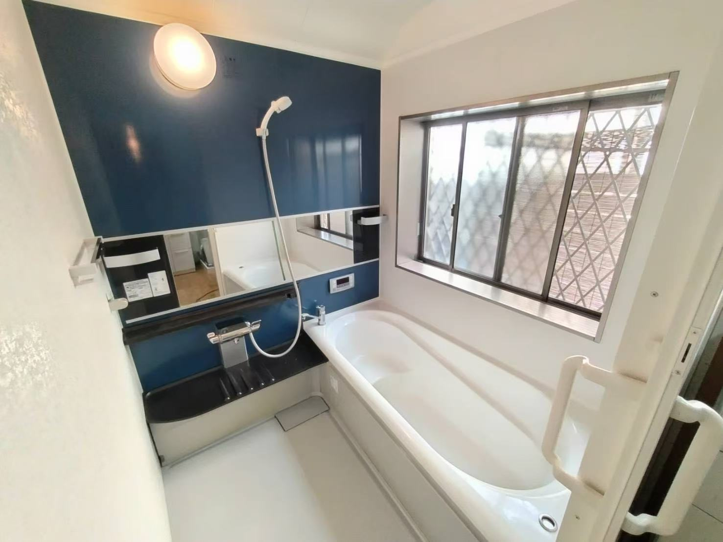 のびのび入浴できる1坪タイプシステムバス