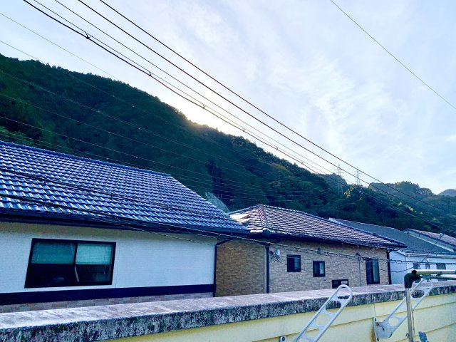 バルコニーからの眺めです。自然を感じられる立地にあります。