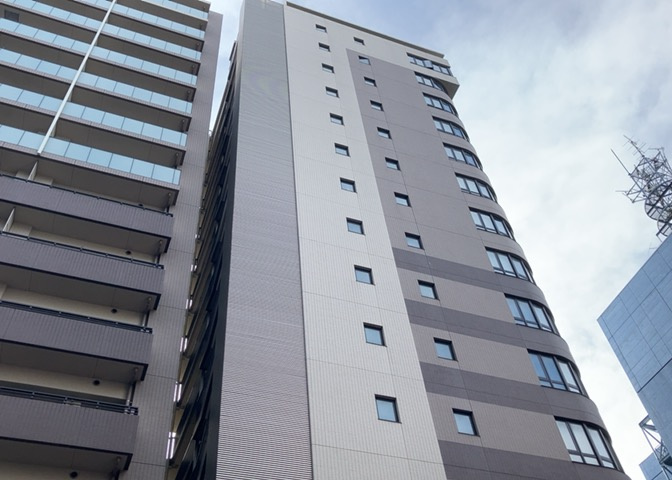 ＲＣ造、Reinforced　Concreteは直訳すると補強されたコンクリートです。主に柱や梁・床・壁が鉄筋とコンクリートで構成おり、鉄筋を組んだ型枠にコンクリートを流し込んで固めたものを指します。