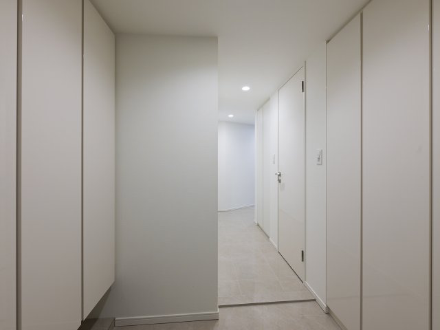 たっぷりの玄関収納