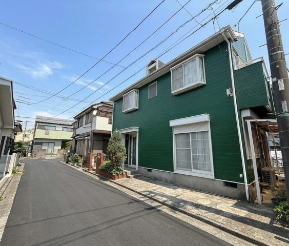 前面道路含む現地写真です