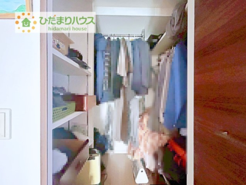 季節物の衣類もスッキリ収納できる、ウォークインクローゼット完備です！！