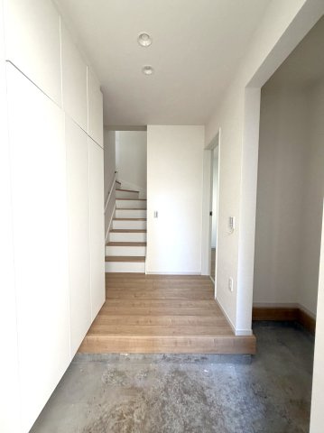 【練馬区上石神井南町 ZEH水準 ハイグレード大型邸宅 限定1棟の前面道路含む現地写真】