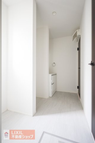 【脱衣所】現地完成写真。洗面脱衣所はゆったりとしたスペースで使いやすいです。