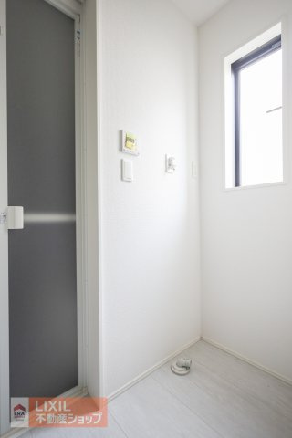 【ランドリースペース】現地完成写真。家事動線など使い勝手がよく、お洗濯がしやすいですね。