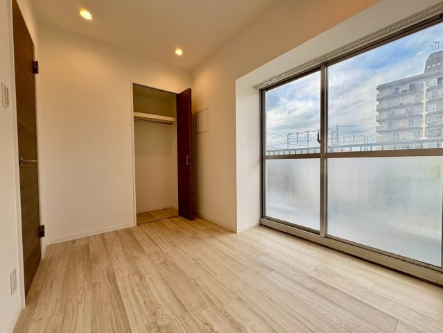 洋室4帖！収納付きで、お部屋がすっきり片付きます。