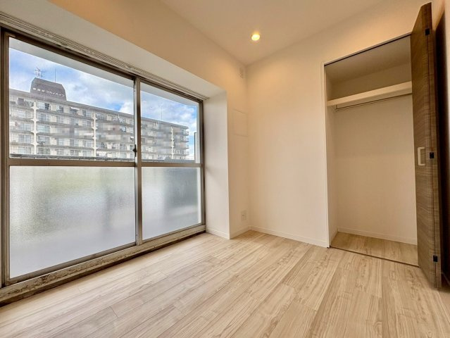収納付きで、お部屋がすっきり片付きます。