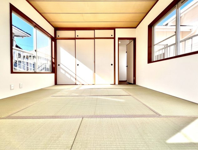 押入れを備えた2階和室8帖。寝室や来客用など、用途に合わせて使えます。